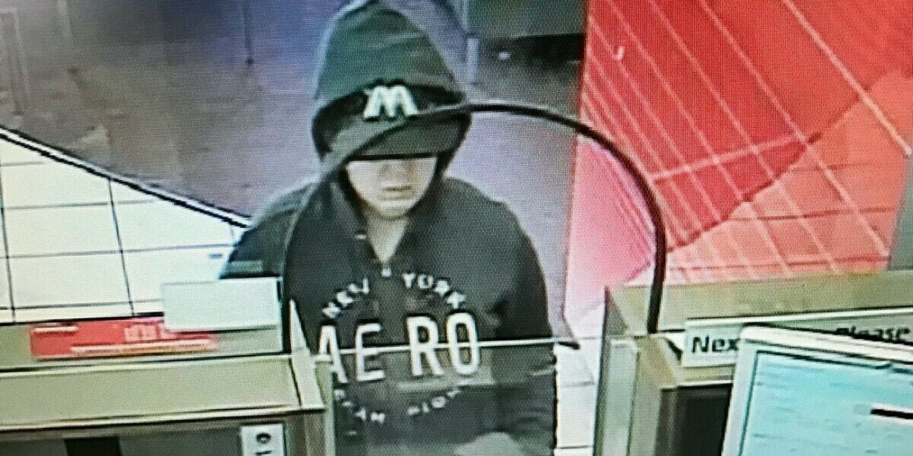 Photo Released Of Bank Robbery Suspect Itemlive Itemlive