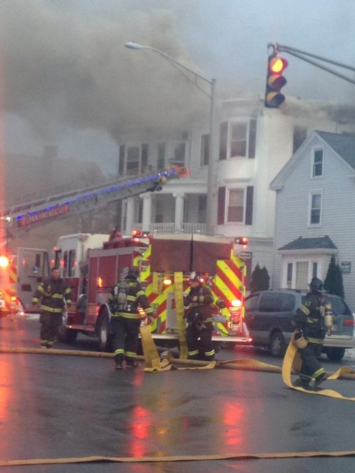 1 Injured 28 Homeless After Fire Rips Through A Lynn Apartment Building Itemlive Itemlive