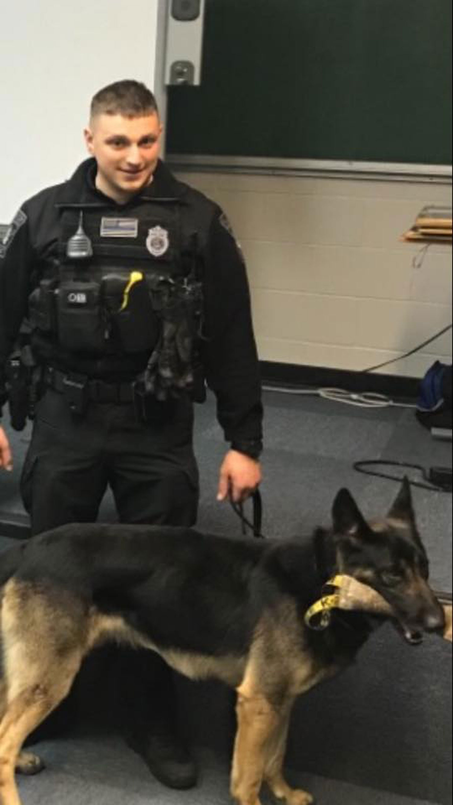 Last ride for beloved deceased police K-9 - Itemlive : Itemlive