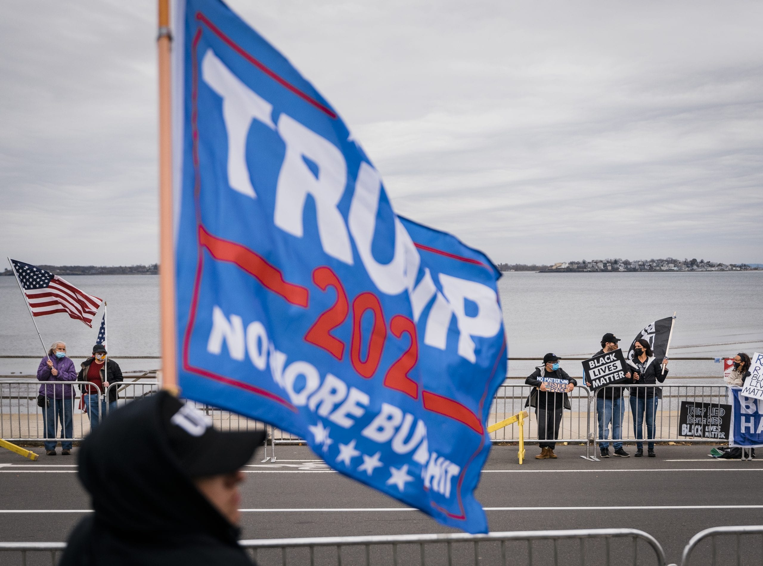 numbers-dwindle-at-swampscott-protest-itemlive