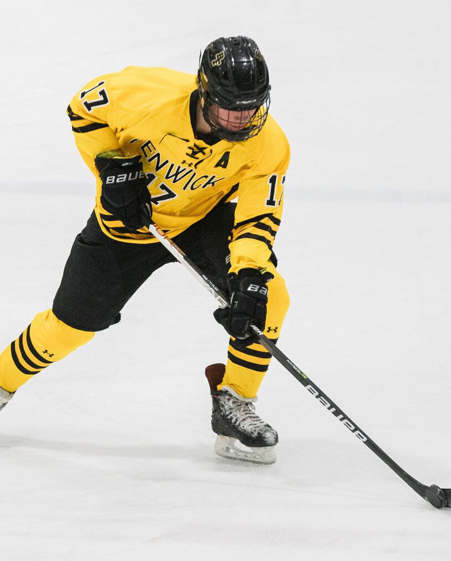 Fenwick boys hockey pulls away to beat Winthrop Itemlive
