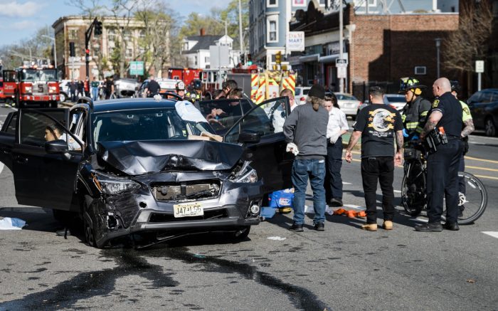 Downtown crash stops Lynn traffic - Itemlive : Itemlive