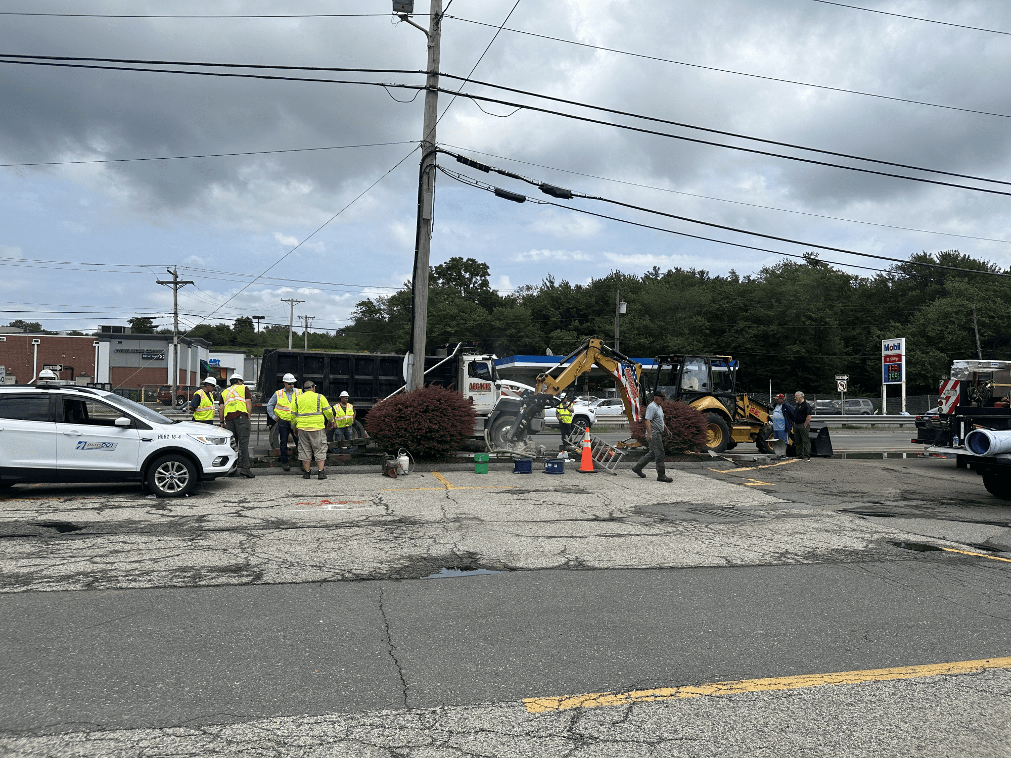 Water main break on Route 1 in Saugus snarls traffic - Itemlive