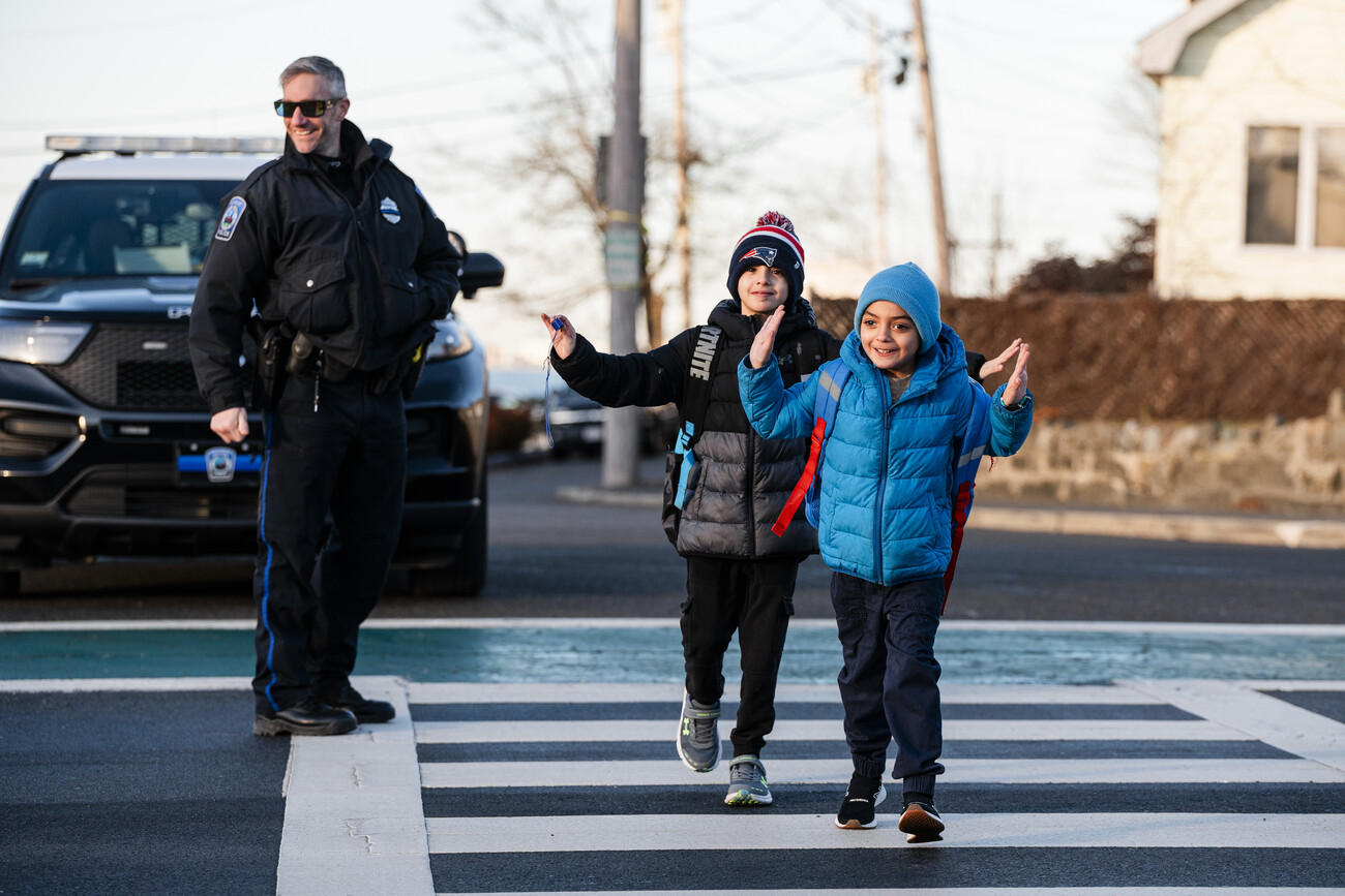 Nahant students get to school one step at a time - Itemlive