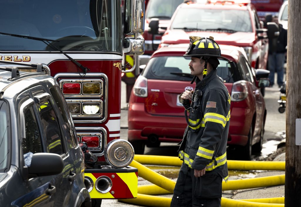 Fire breaks out in Saugus home