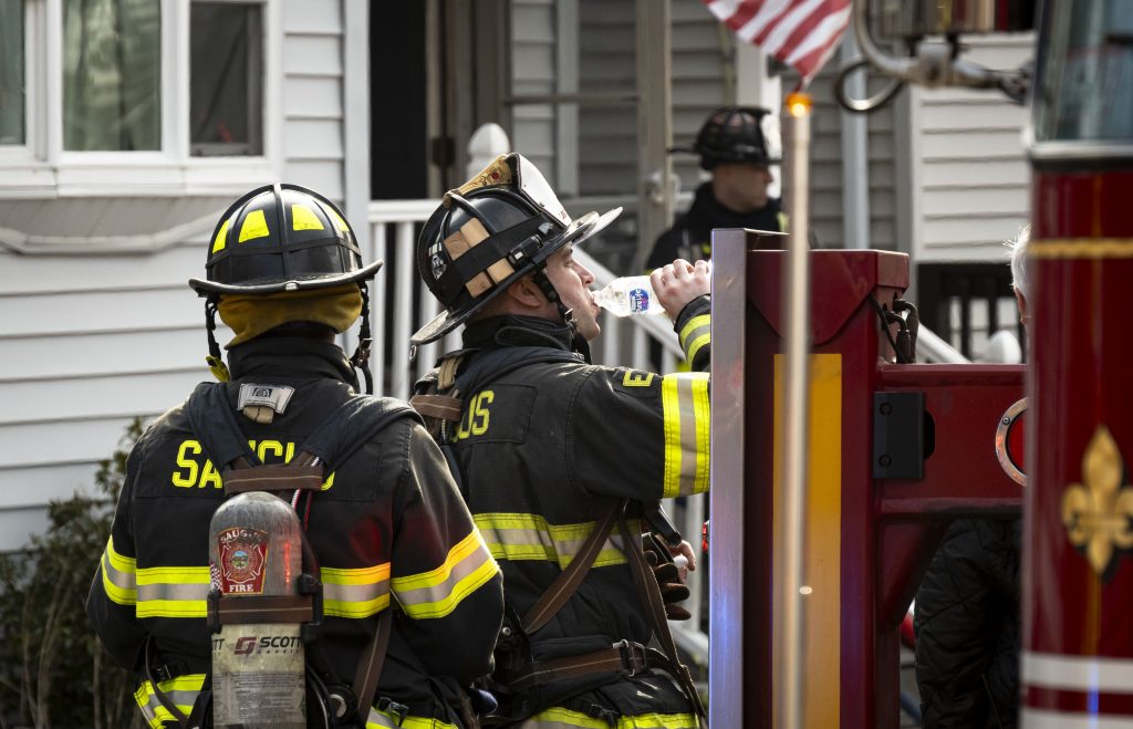 Fire breaks out in Saugus home