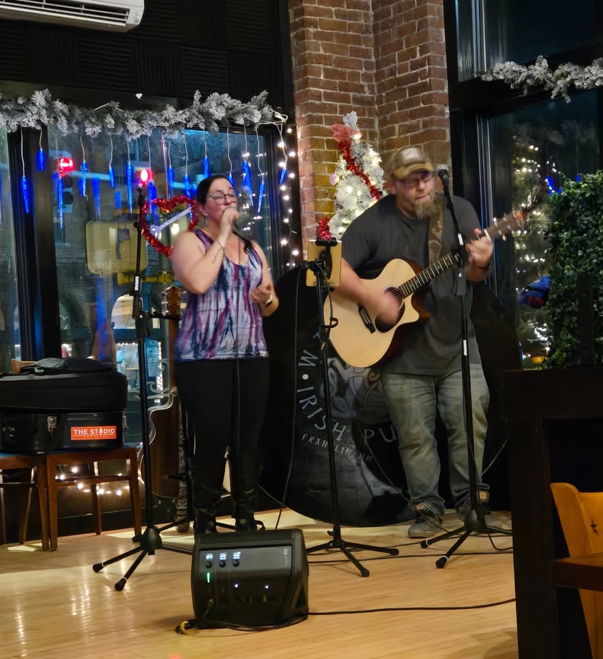 Jenni Lynn Duo at Monte’s Pizza