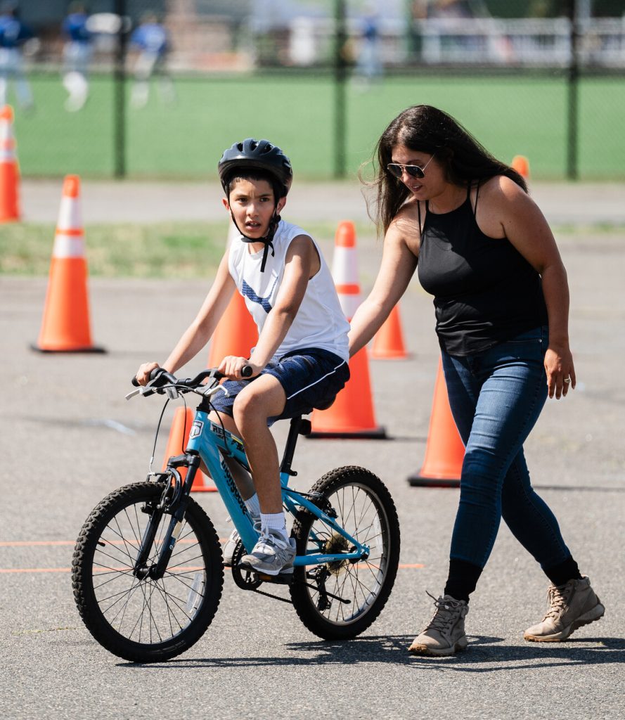 RS252803_8_12_25_Bike_safety_with_Lynn_Police_1_web