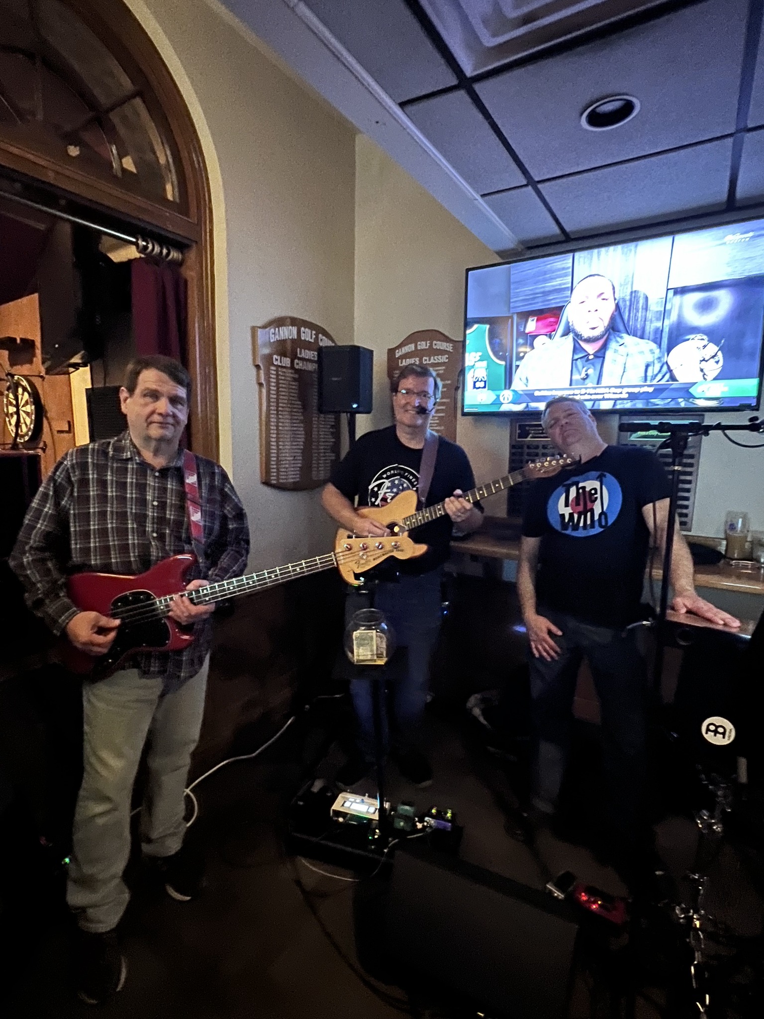 Craig Bee and The Buzz at Rolly’s Tavern