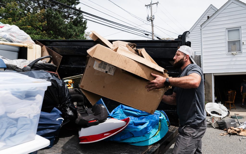 Saugus brothers clean up - Itemlive