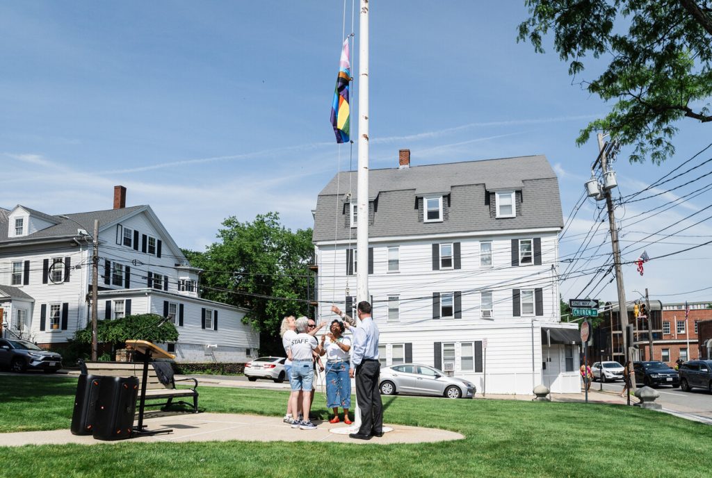 Peabody has Pride - Itemlive