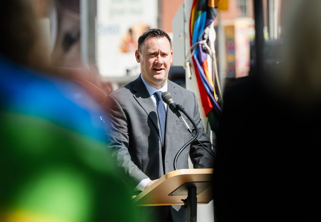 Peabody has Pride - Itemlive