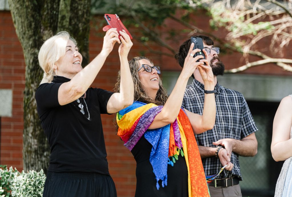 Peabody has Pride - Itemlive