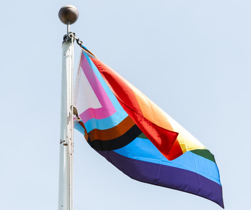 Peabody has Pride - Itemlive