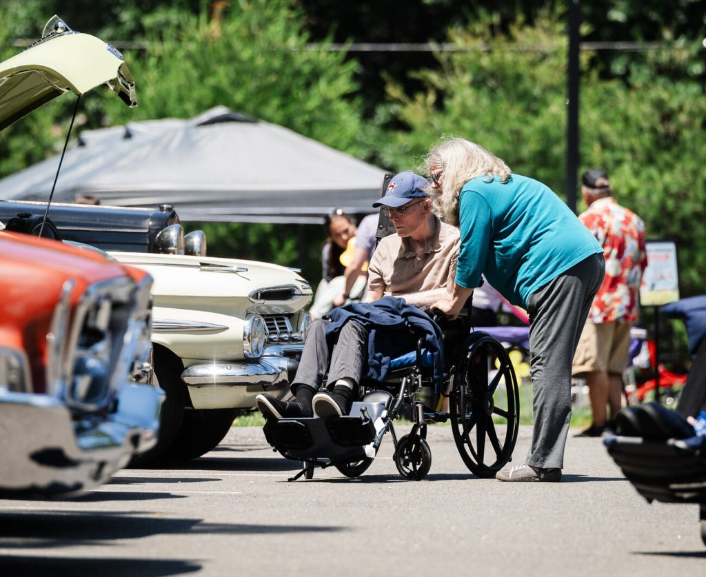 Antique cars bring smiles to Peabody seniors
