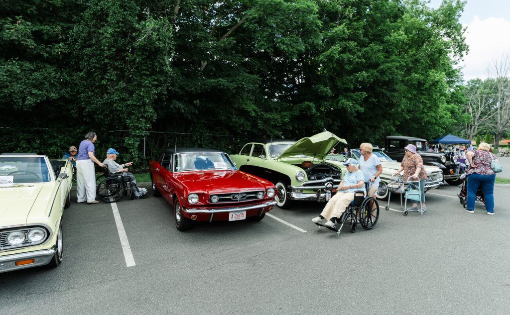 Antique cars bring smiles to Peabody seniors